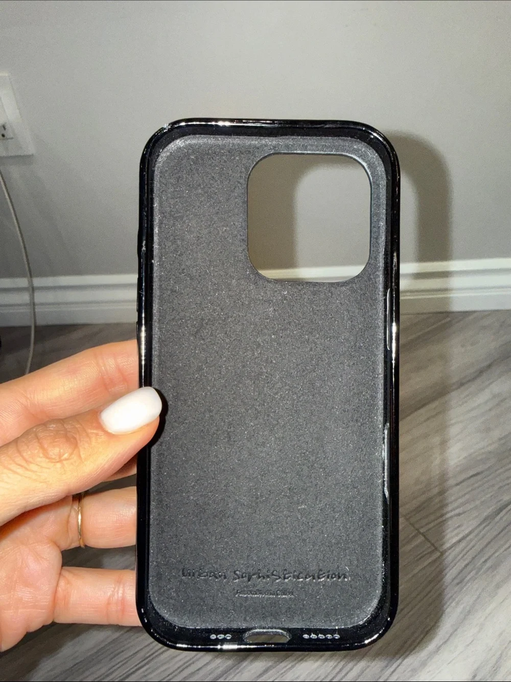 The Puffer Case® - Black Manhattan - iPhone 16 Pro